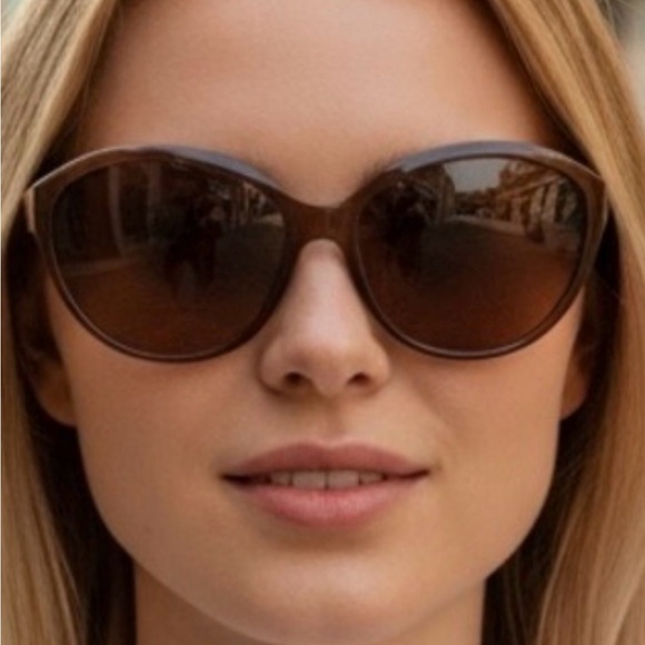 Salvatore Ferragamo SF799SA Round Sunglasses - Picture 5 of 14